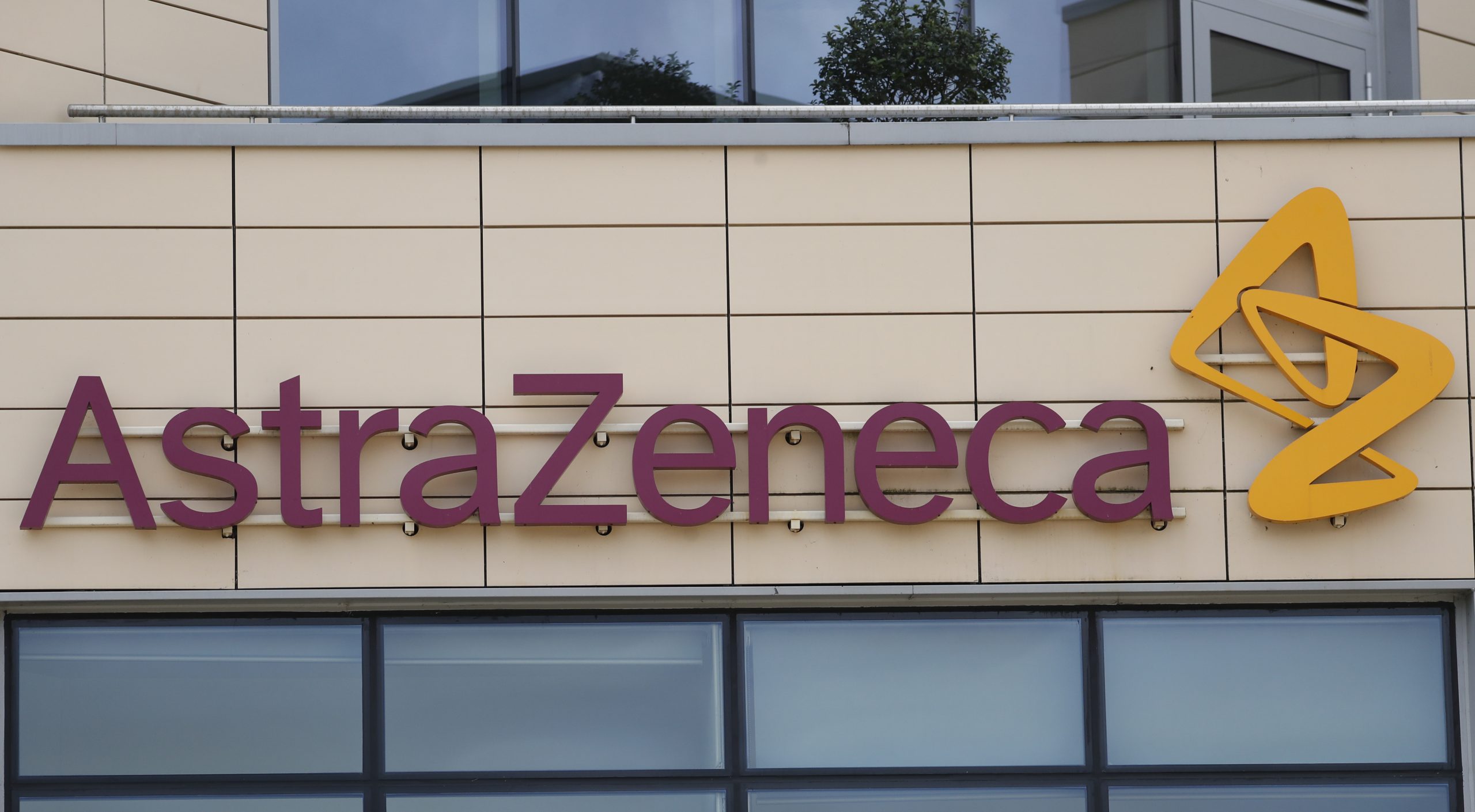 Un al treilea vaccin, dezvoltat de AstraZeneca, ar putea apărea pe piață. Se bazează pe altă tehnologie față de Pfizer/BioNTech și Moderna