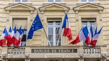 Banca centrală franceză va ieși din afacerile cu cărbune și va limita investițiile în petrol și gaze