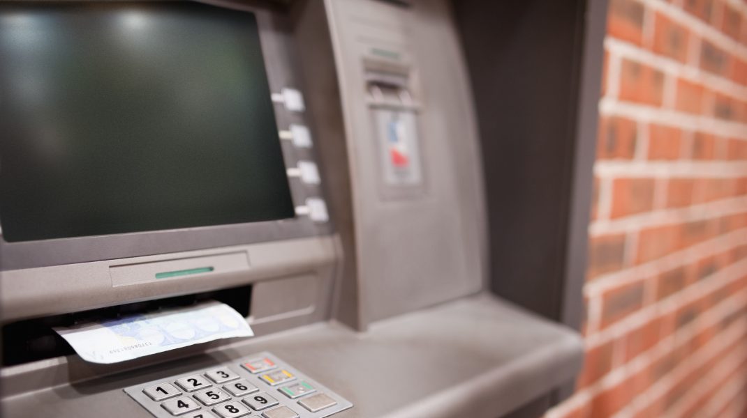 Prevederi fiscale care intră în vigoare de la 1 ianuarie: Locuințe mai ieftine, alocații mărite, părinți adoptivi sprijiniți financiar