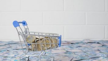 STUDIU. Doar 4 din 10 români au reușit să economisească în pandemie