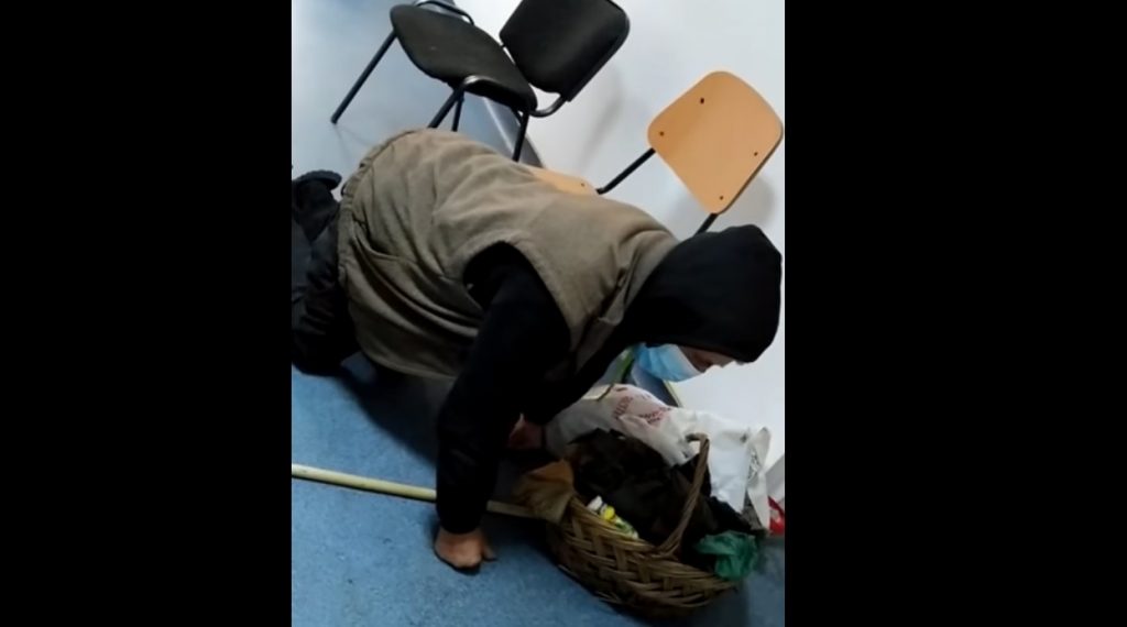 VIDEO. Un bătrân căzut pe holul Spitalului Corabia este ignorat de personalul medical. Ministrul Sănătății anunță sancțiuni