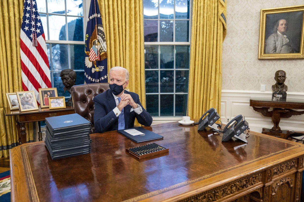 Butonul de Coca-Cola al lui Donald Trump a dispărut din Biroul Oval. Ce alte modificări a făcut Joe Biden