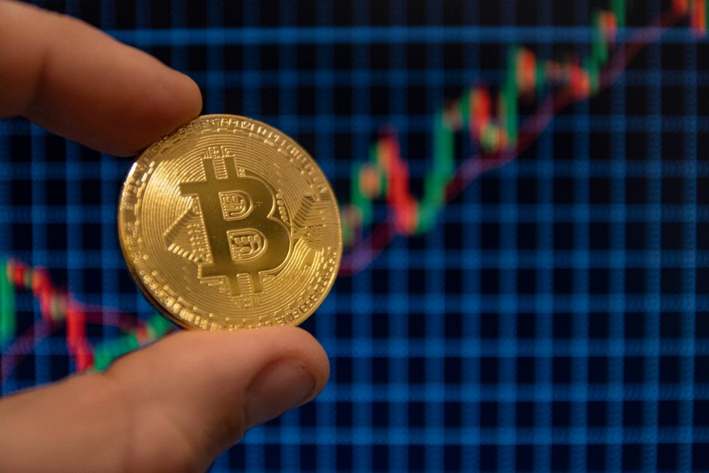 Prognoze pe piaţa criptomonedelor: Ethereum poate depăşi Bitcoin. Care sunt motivele?