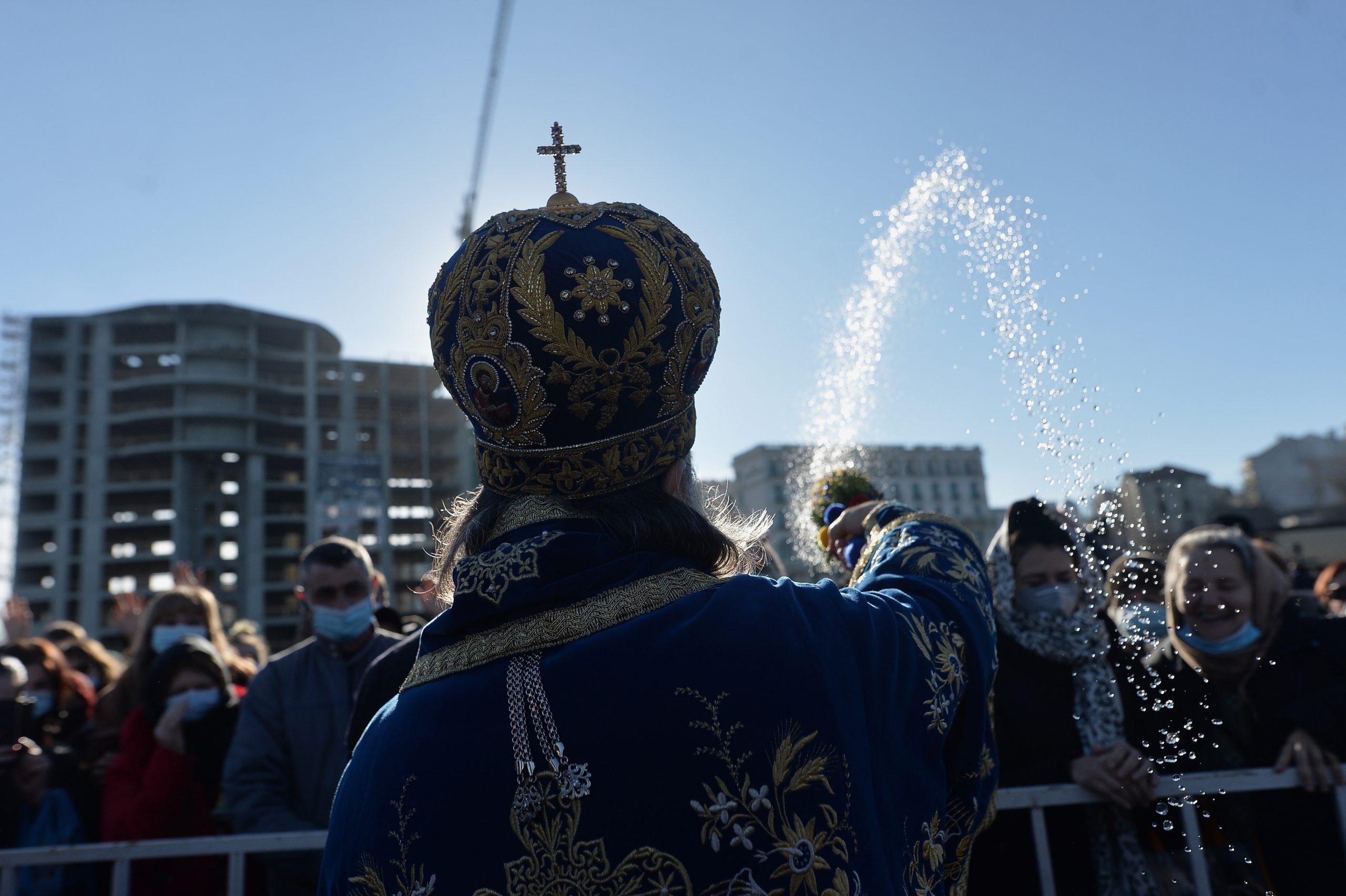 5.000 de credincioşi s-au adunat de Bobotează pe faleza din Portul Tomis