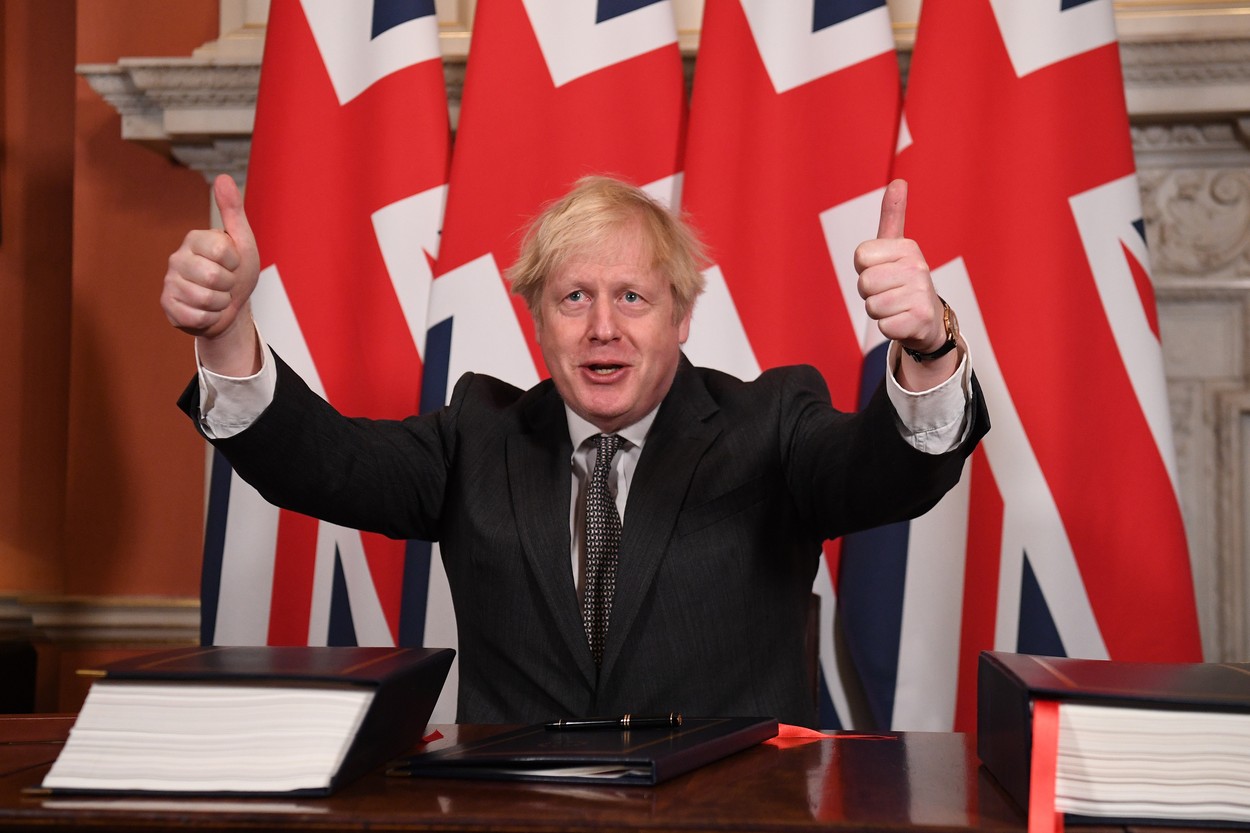 Boris Johnson anunță un plan de relaxare a restricțiilor dure din Anglia. Restaurantele si pub-urile care au terase în aer liber vor fi redeschise