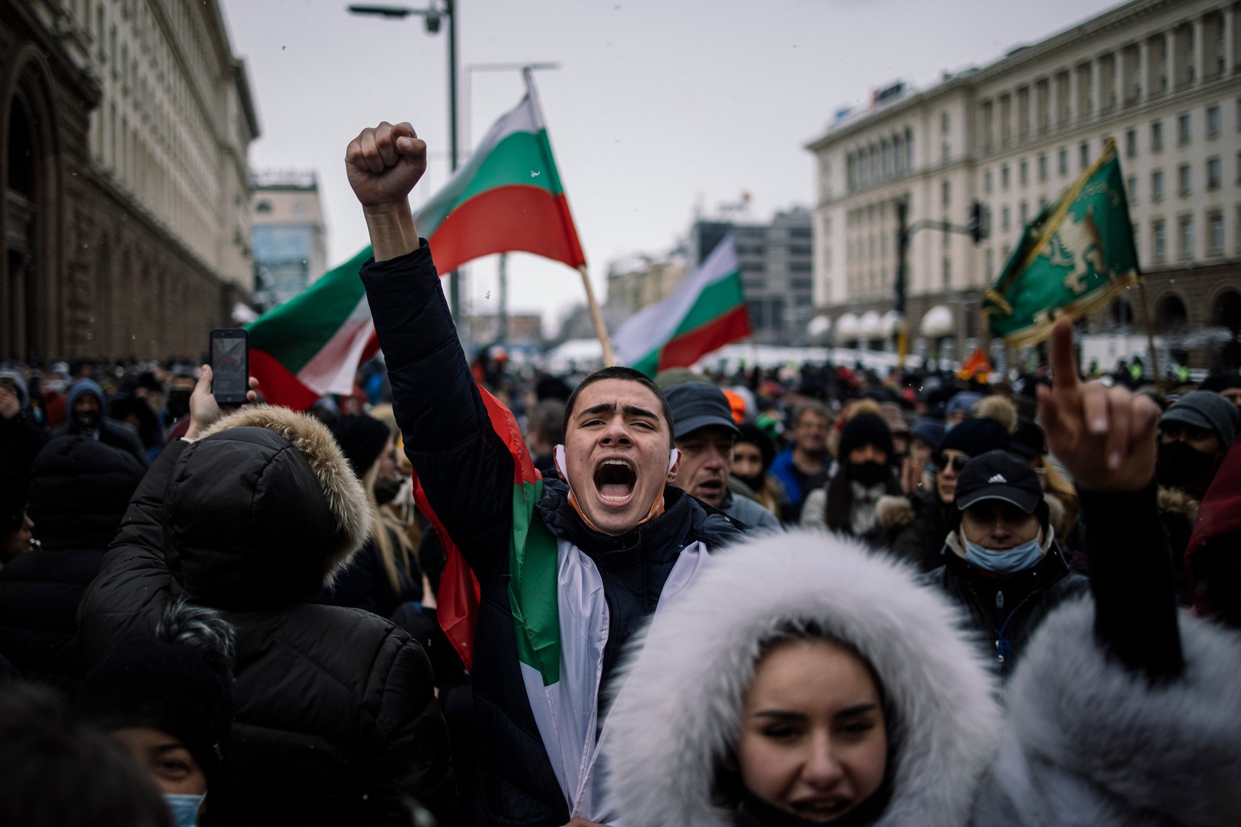 Bulgarii protestează în stradă. Proprietarii și angajații cer redeschiderea restaurantelor