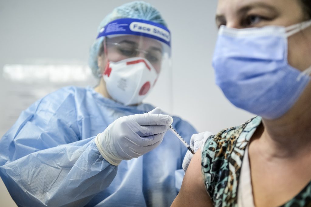 BILANȚUL ZILEI. Record de persoane vaccinate în ultimele 24 de ore. În total, 235.239 de români au fost vaccinaţi