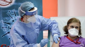 Medicii de familie vor fi motivați financiar pentru a ajuta la campania de vaccinare