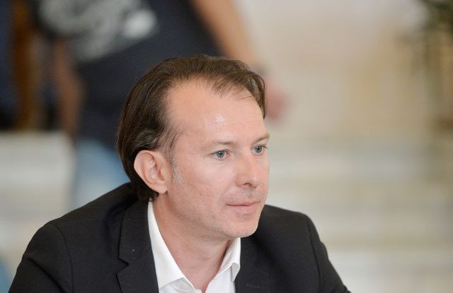 Premierul a anunțat când se vaccinează: „Va fi public!”. Cîțu vrea ca în septembrie să ajungem la 10,4 milioane de români vaccinați