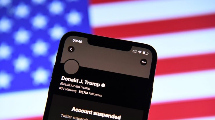 Acțiunile Twitter sunt în scădere după interzicerea lui Donald Trump