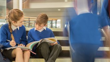 Ministrul Educației vrea să se deschidă școlile, măcar pentru clasele primare. Nimeni nu știe când se va întâmpla asta