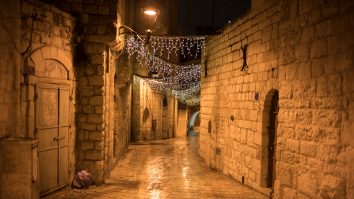 Crăciunul a fost sărbătorit astăzi la Betleem. Atmosfera a fost diferită față de cea din alți ani