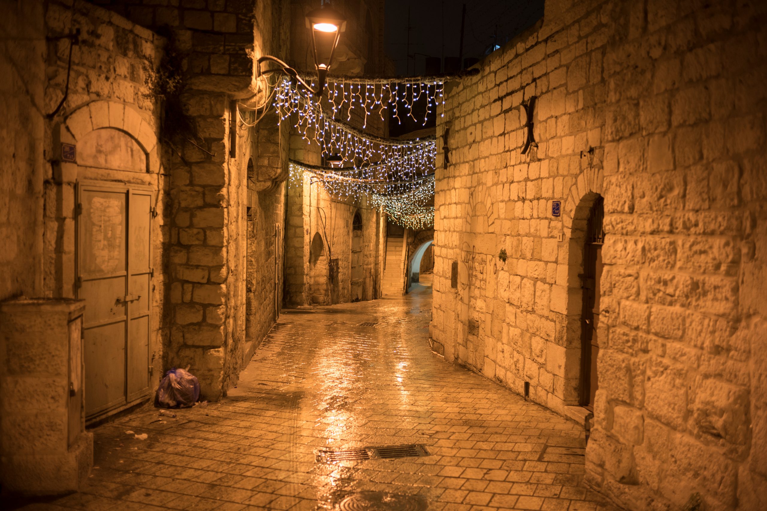 Crăciunul a fost sărbătorit astăzi la Betleem. Atmosfera a fost diferită față de cea din alți ani