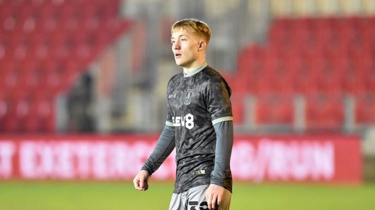 Povestea lui Declan Thompson: a stat în scaunul cu rotile, iar acum a debutat în fotbalul profesionist, la Sheffiield Wednesday