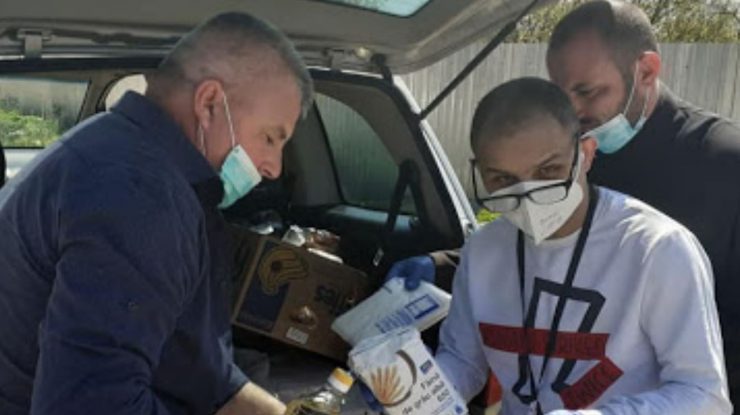 Cum putem să-i ajutăm pe bătrânii și copiii aflați în izolare sau cu restricții de deplasare