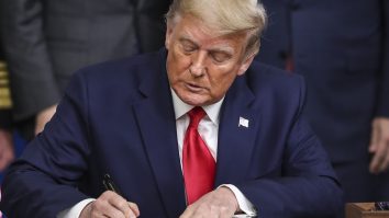 Donald Trump intenționează să semneze peste 100 de grațieri în ultima zi de mandat