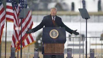Donald Trump, acuzat oficial de „incitare la insurecție”. Soarta lui Trump va fi decisă miercuri într-o dezbatere despre demiterea lui