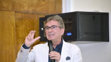 Klaus Iohannis promite reformă, dar ignoră planurile și soluțiile propuse de Dorel Săndesc. Între timp, pacienții ard de vii în spitale