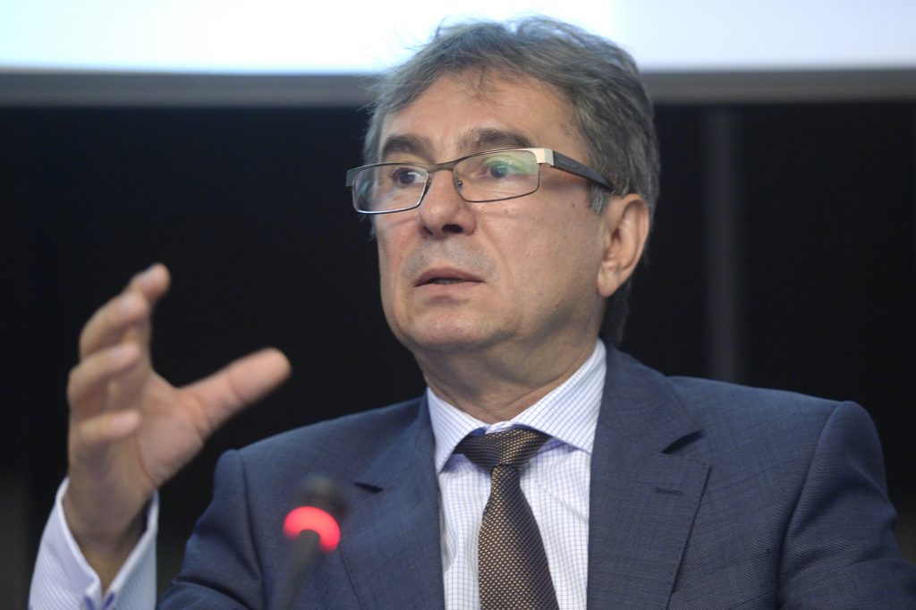 Prof. Dr. Dorel Săndesc: „Tehnicile foarte moderne ne fac să credem că efectele secundare vor fi minore”