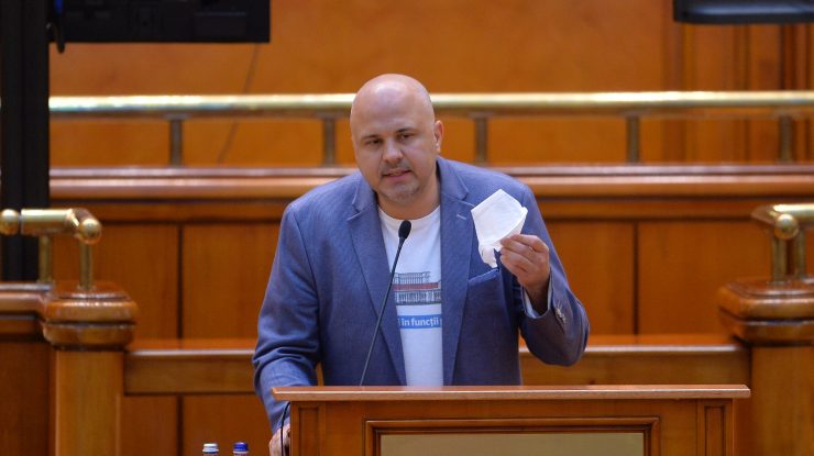 Deputat USR PLUS, atac la profesorii și medicii care refuză vaccinarea: „Atitudinea e înfiorătoare“