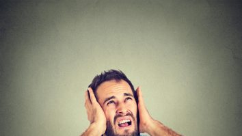 Românii, cei mai toleranți atunci când vine vorba de bătutul în țeavă. Care este țara care se plânge cel mai mult de zgomotele vecinilor