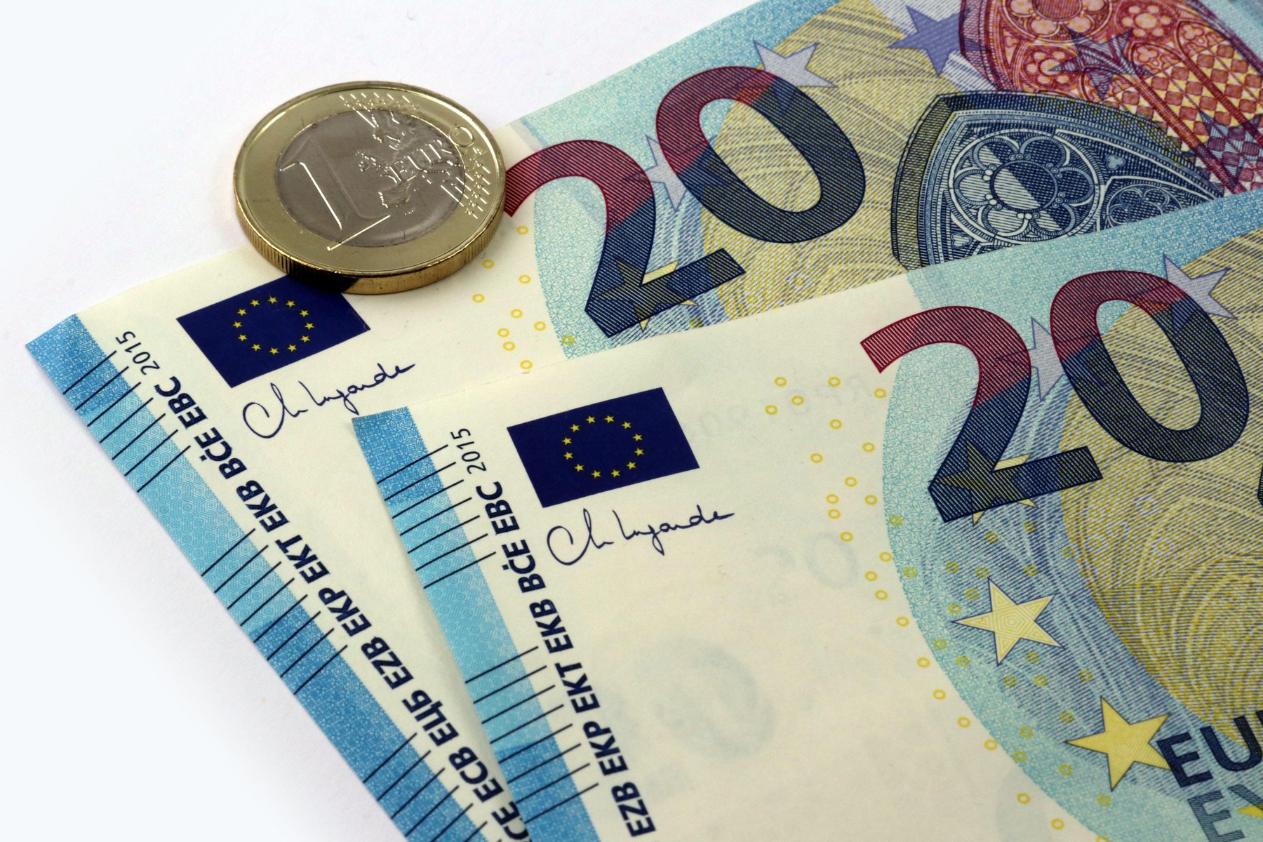 Евро 20 апреля. Новый евро Союз. Евросоюз их валюта и основ. Фото валюты евро Евросоюза. Е как евро.
