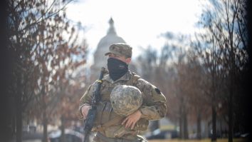 Care este motivul pentru care FBI verifică fiecare soldat al Gărzii Naționale