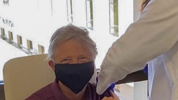 Bill Gates s-a vaccinat împotriva Covid-19. „Mă simt grozav”