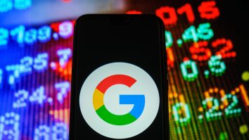 Google recunoaște că a blocat mai multe site-uri de știri. Care sunt motivele