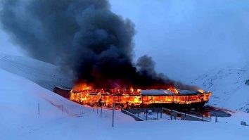 Incendiu la cel mai mare muzeu de motociclete din lume. Peste 200 de exponate au fost distruse