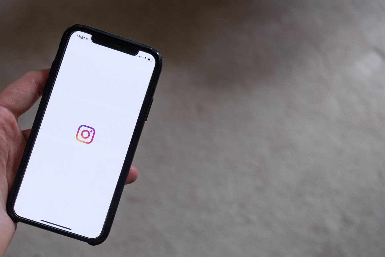 Pagina de Instagram care te ajută să înveți gramatică. Dai scroll și vezi cele mai frecvente greșeli