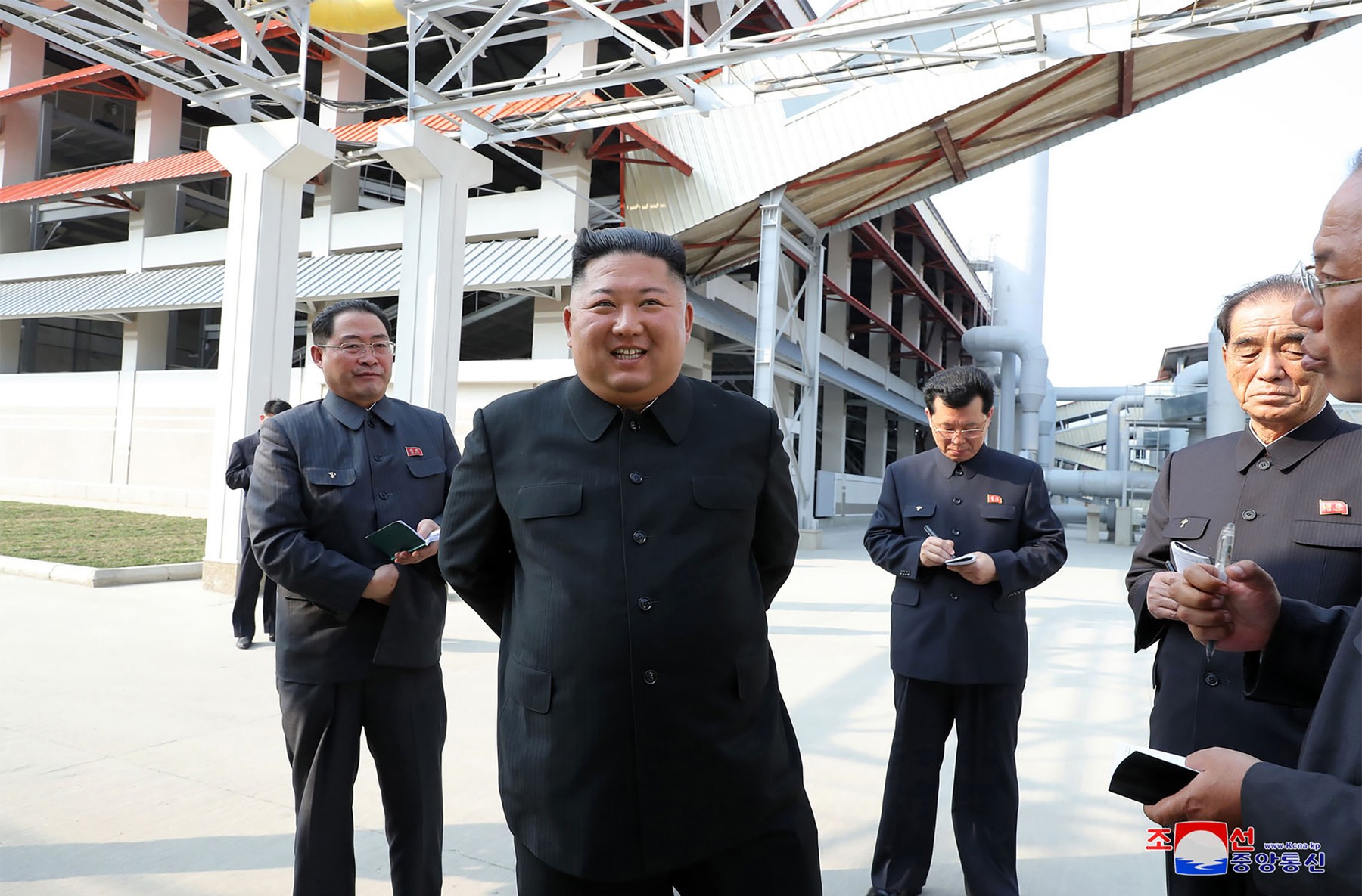 Kim Jong Un promite că relaţiile Coreei de Nord cu restul lumii se vor îmbunătăţi