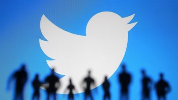 Sute de mărturii despre incest pe Twitter. Francezii au mai început o mișcare #Metoo