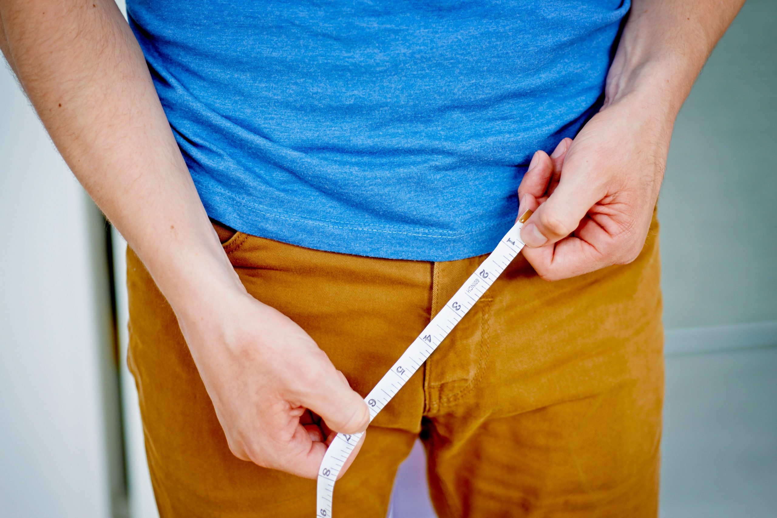 Implantul penian, noul trend din România. Cât costă intervenția chirurgicală care rezolvă problemele cu virilitatea