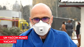 Vaccinul anti-COVID, pașaport pentru libertate. Un medic a primit rapelul și visează la vacanță: „Vrem să călătorim, trebuie să ne vaccinăm”