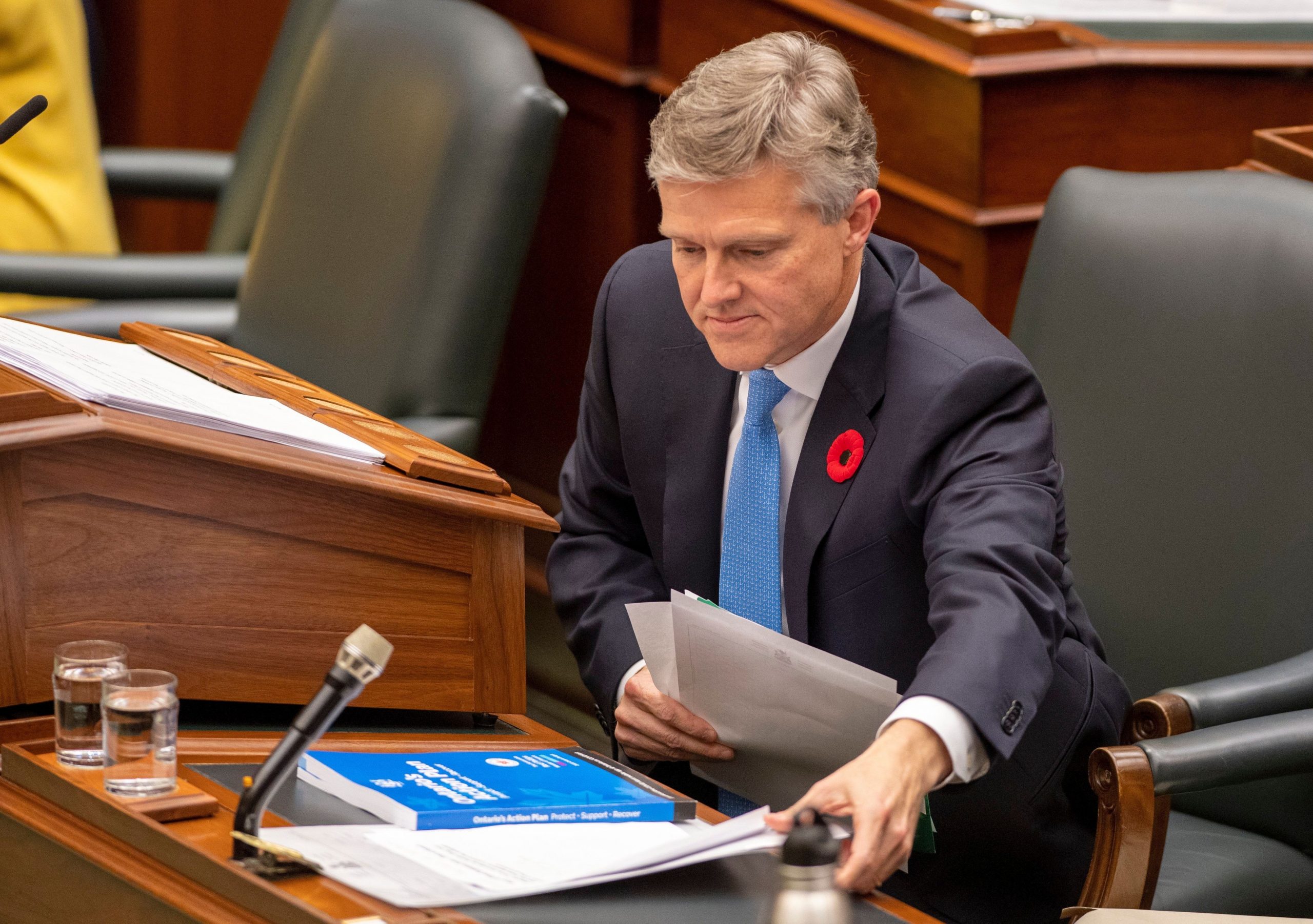 Ministrul de Finanţe din Ontario a demisionat după ce a călătorit în Caraibe în timp ce provincia era în izolare