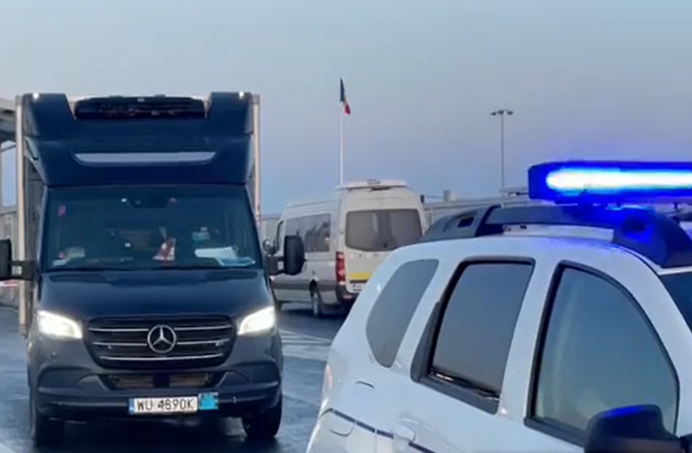 A doua tranșă de vaccinuri Moderna a ajuns în România. Dozele vor fi depozitate la Centrul Naţional de Stocare