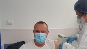Un primar din Călărași a sărit rândul la vaccinare. A postat poza cu momentul imunizării