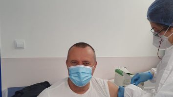 Un primar din Călărași a sărit rândul la vaccinare. A postat poza cu momentul imunizării