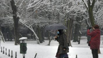 Alertă meteo ANM. Ninsori, lapoviță, polei și vânt. Zonele vizate