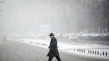 Avertizare meteo de ninsori, vânt și polei în jumătatea de sud a țării