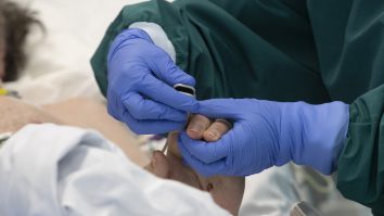 Un medicament spaniol pentru bolnavii de cancer, folosit cu succes pentru tratarea COVID-19. „Din 9 pacienţi, 8 au ajuns cu bine acasă”