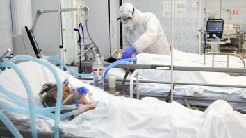 Anchetă în Egipt, după ce un videoclip în care apar pacienți COVID-19 ce au murit din cauza lipsei de oxigen a devenit viral. VIDEO