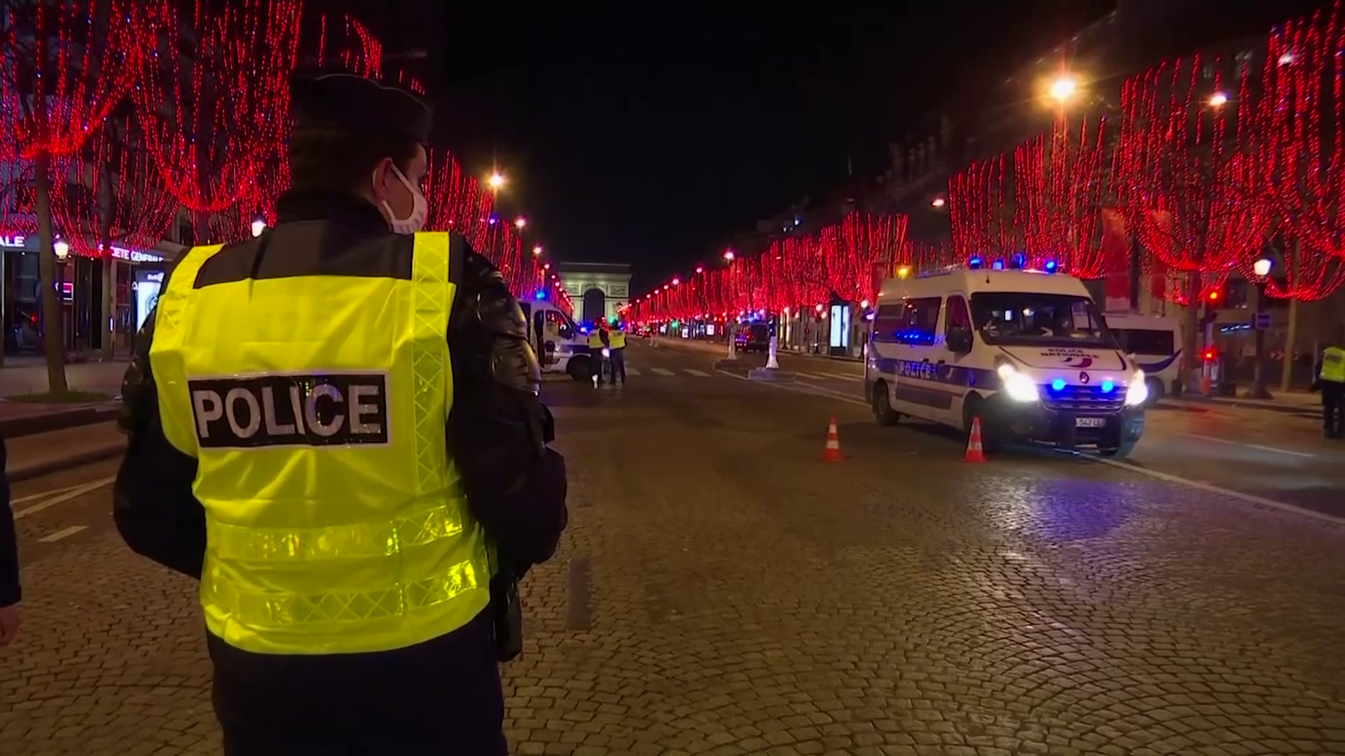 Imaginea stupefiantă a bulevardului Champs-Elysées, gol de Revelion. ”Este de plâns”. VIDEO