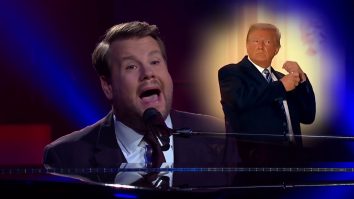 Plecarea cuplului prezidențial Melania-Donald Trump, parodiată pe internet