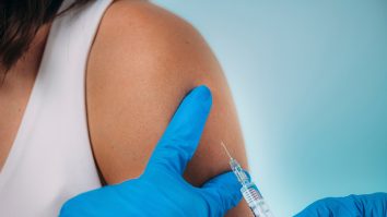 SUA vaccinează pe bandă rulantă. A folosit 55 de milioane de doze de vaccin