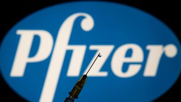 Pfizer, răspuns pentru Aleph News: Nu au fost identificate reacții alergice grave asociate cu vaccinul. Recomandări privind monitorizarea potențialelor efecte adverse