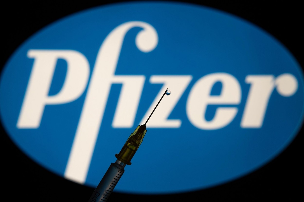 Pfizer, răspuns pentru Aleph News: Nu au fost identificate reacții alergice grave asociate cu vaccinul. Recomandări privind monitorizarea potențialelor efecte adverse
