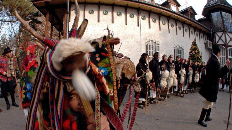 1 ianuarie, o sărbătoare întreită: Tăierea-împrejur a Domnului, Sfântul Vasile cel Mare și Anul Nou. Tradiții și obiceiuri