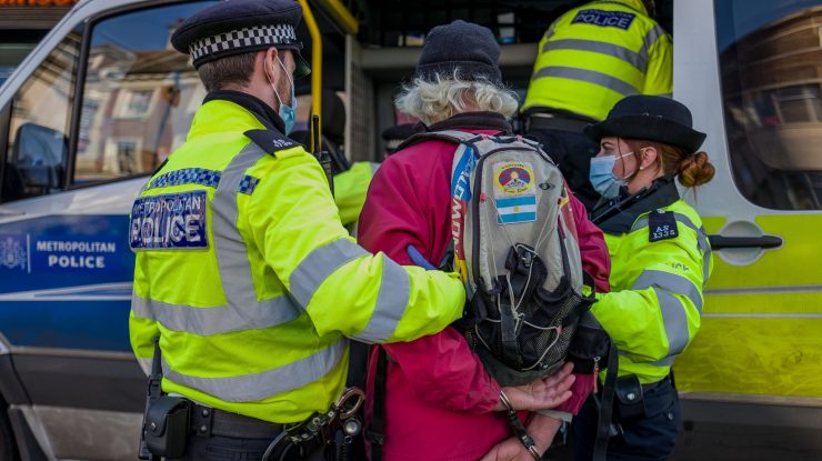 Poliția britanică a șters din greșeală 400.000 de caziere. Autoritățile se tem că infractorii nu mai pot fi prinși